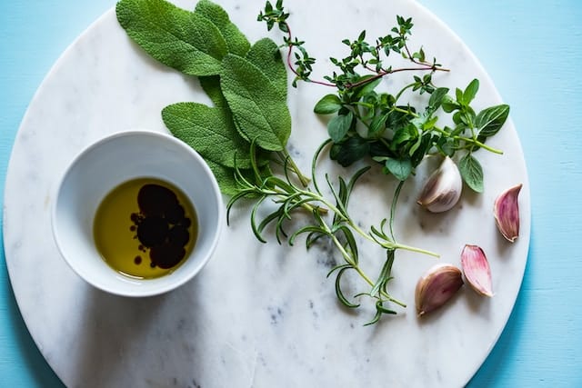 plantas medicinais e chá contra monilíase esofágica